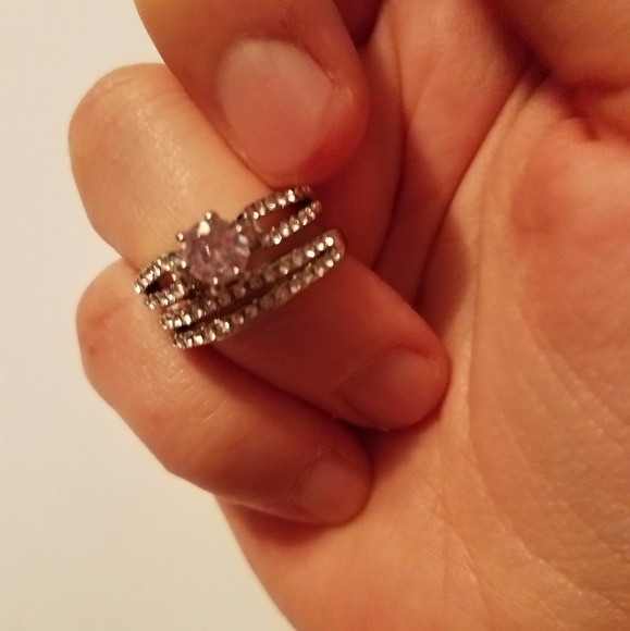 Beautiful white Crystal Zircon ring! - Picture 2 of 7